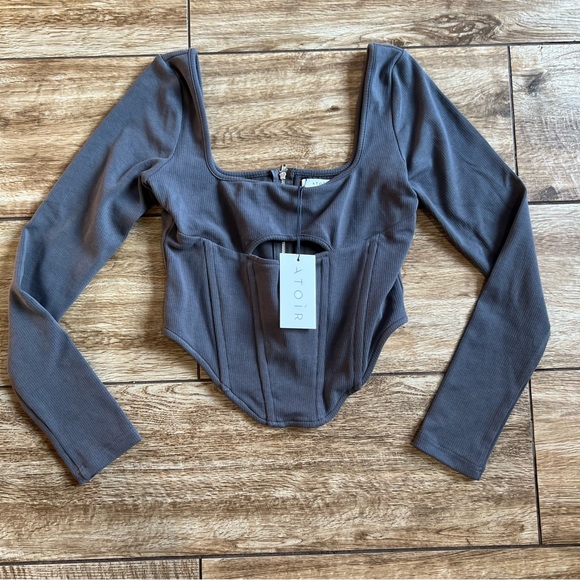 Atoir Alpha Crop Top Size Large NWT! Gray Corset Peephole Crop Shirt - Picture 3 of 16